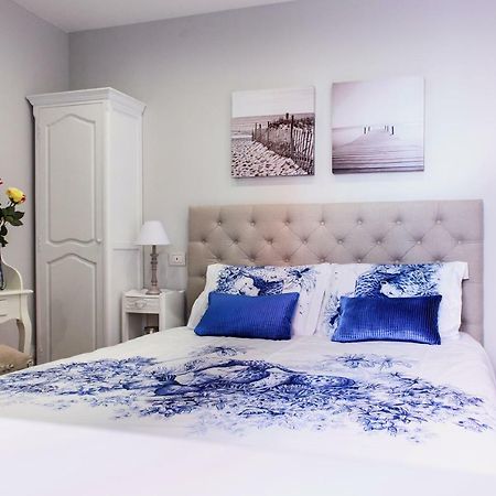 Lora Center Room, Parking كومو المظهر الخارجي الصورة