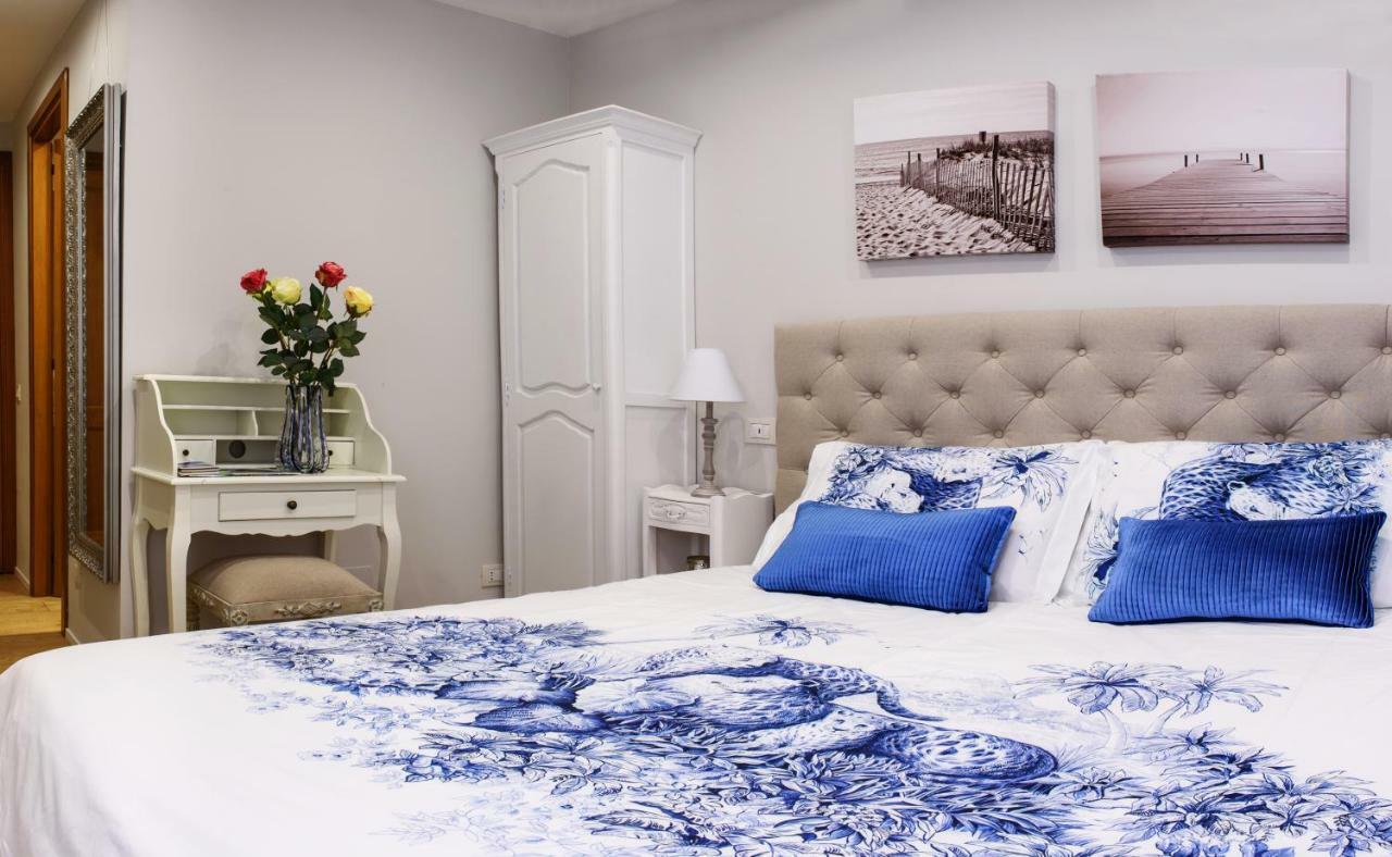 Lora Center Room, Parking كومو المظهر الخارجي الصورة